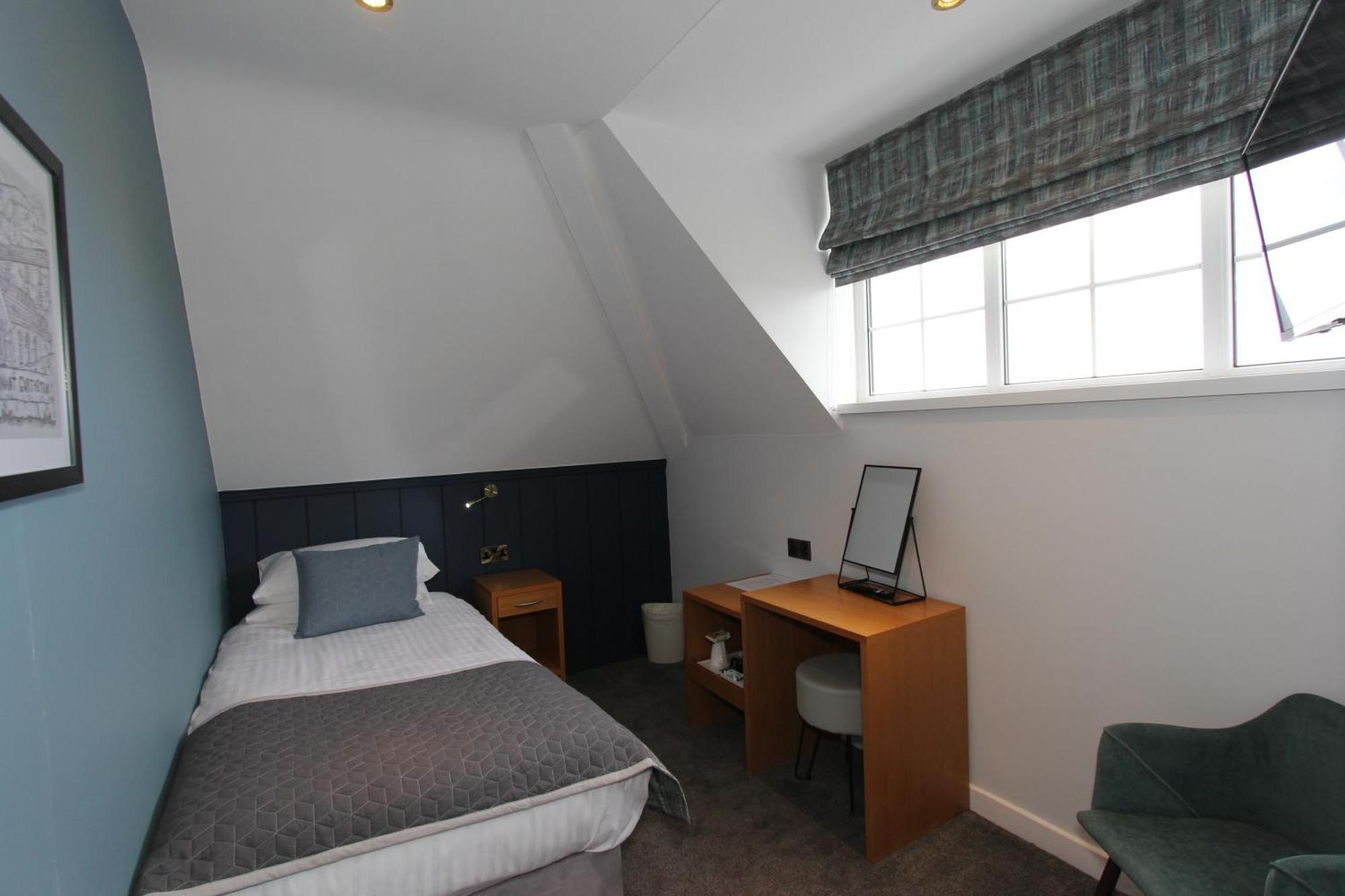 Gwesty Nanhoron Arms Hotel ネビン エクステリア 写真